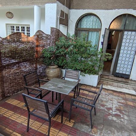 Private Entrance Studio With Large Private Garden Il Cairo Esterno foto