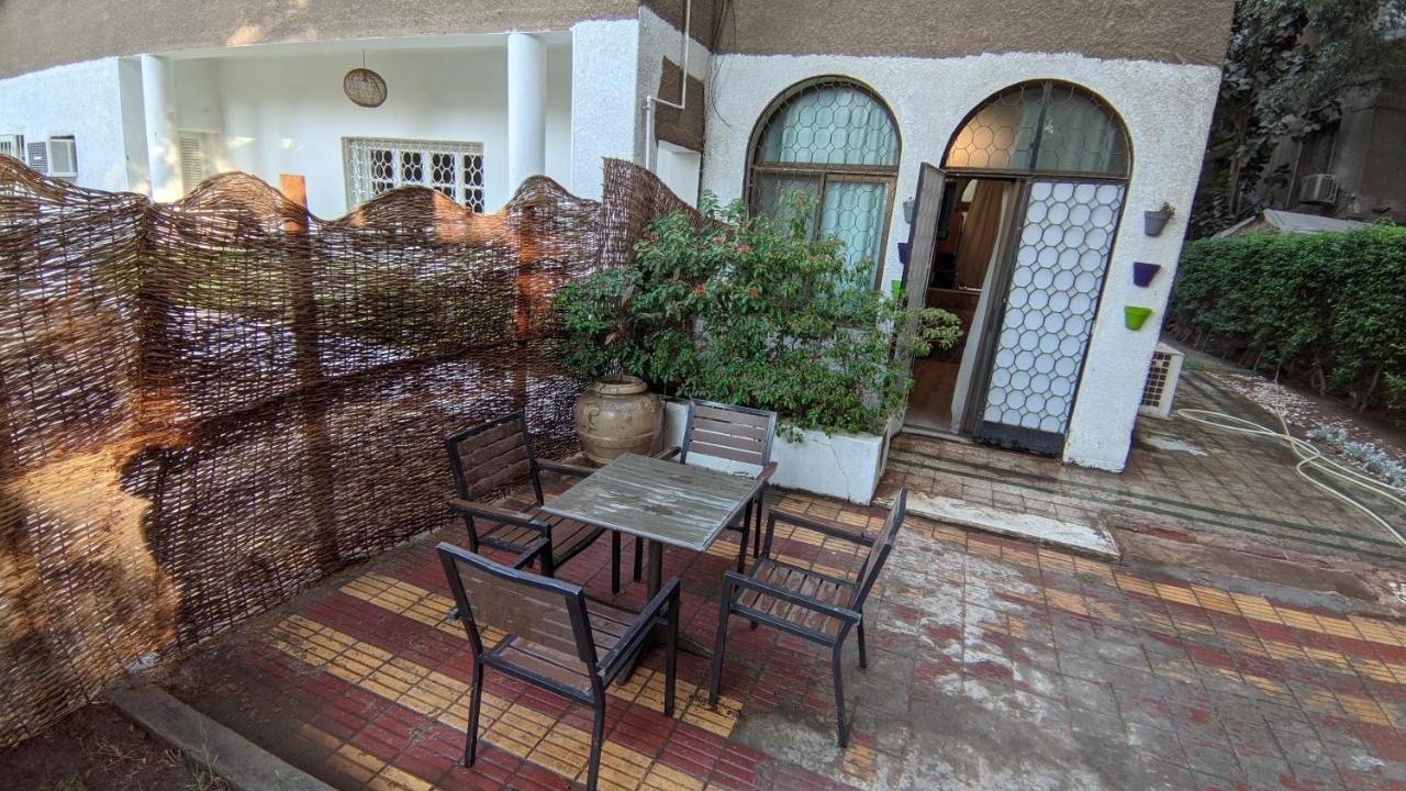 Private Entrance Studio With Large Private Garden Il Cairo Esterno foto